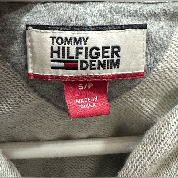 ⭐️Like New⭐️ Youth Hooded Short Sleeve Top- Size Small - Picture 4 of 6